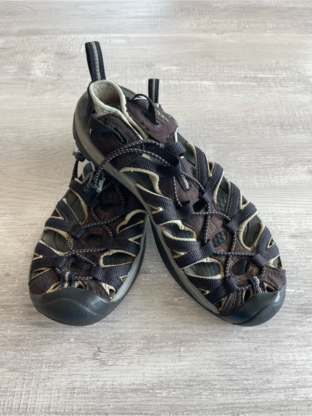 Keen Women's Whisper sandals hiking gorpcore granola girl outdoors walking